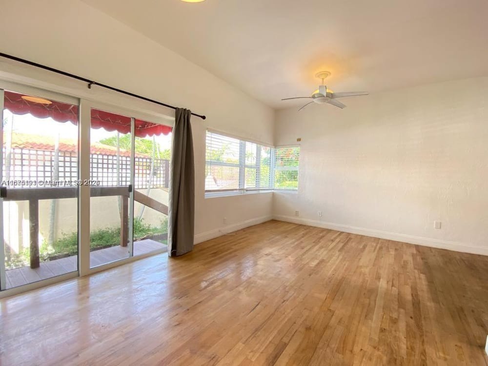 Before Empty Livingroom